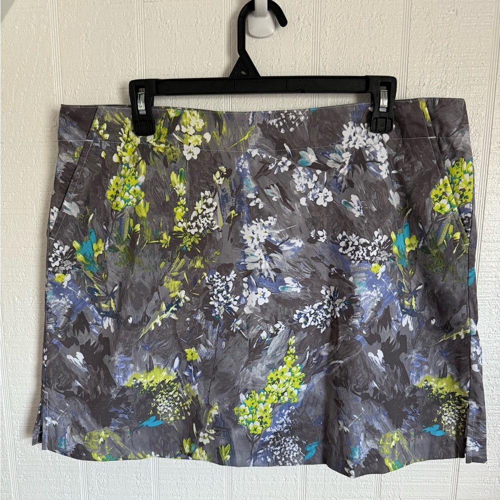 ⭐️Lady Hagen Floral Gray Golf Skort Size 12